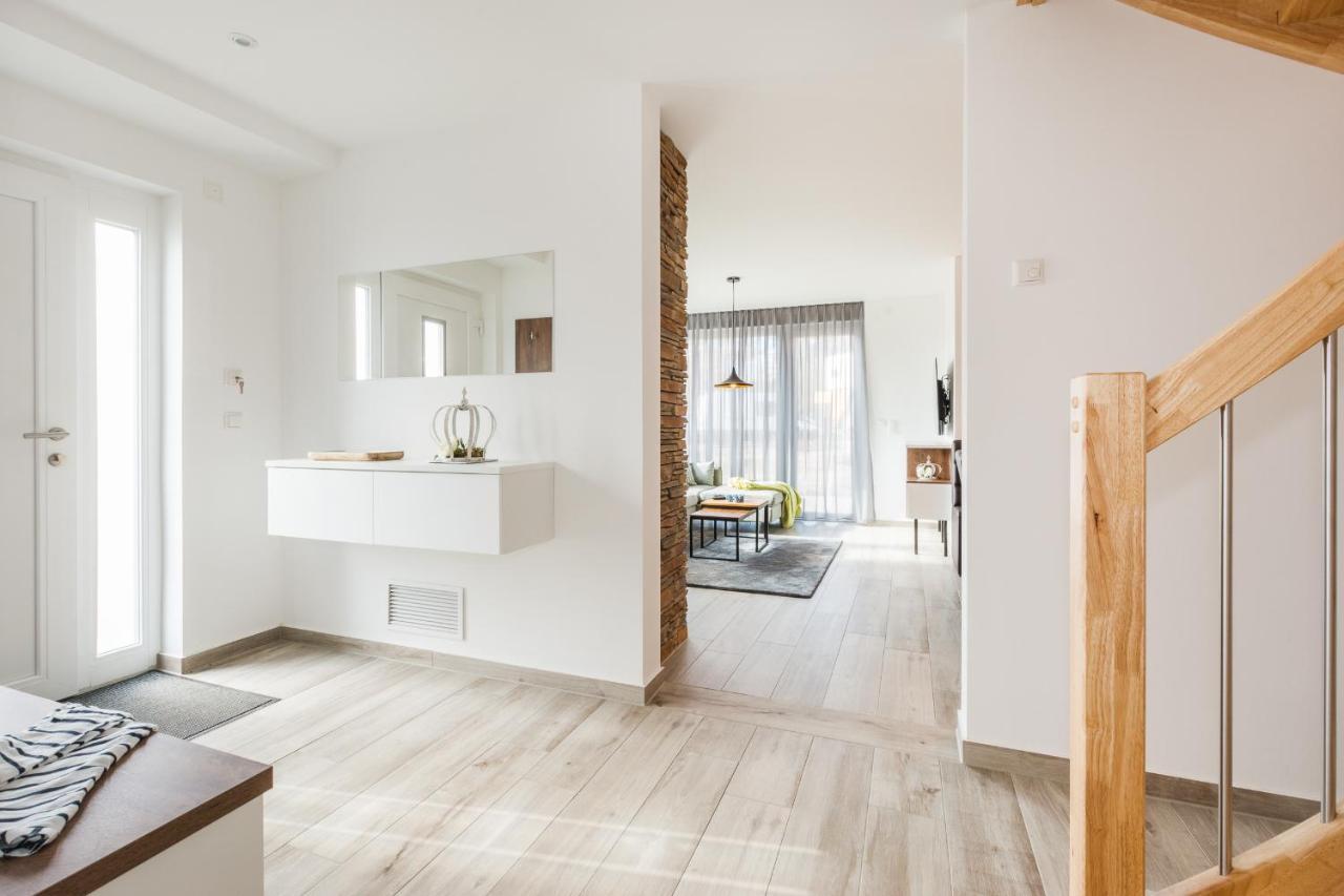 Ferienhaus-See-Sauna-Kamin-Hund Mit E-Ladestation Krakow am See Bagian luar foto